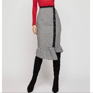 BCBGeneration Gingham Midi Skirt in Black White